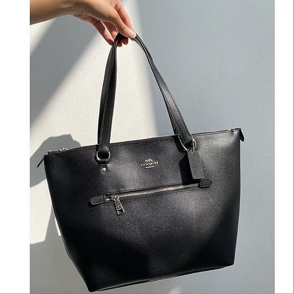 Coach Handbags - ✨️ BRAND NEW ✨️ Coach Gallery Tote - Black With Silver Hardware!